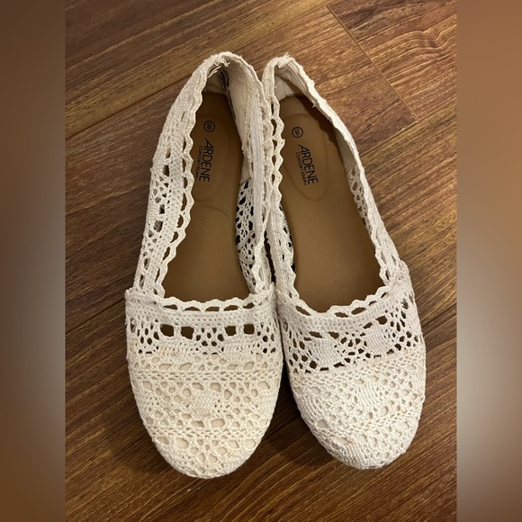 Ardene Lace Flats - Picture 1 of 3
